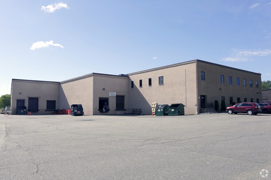More Photos Of 35-51 Kulick Rd, Fairfield Warehouse For Lease