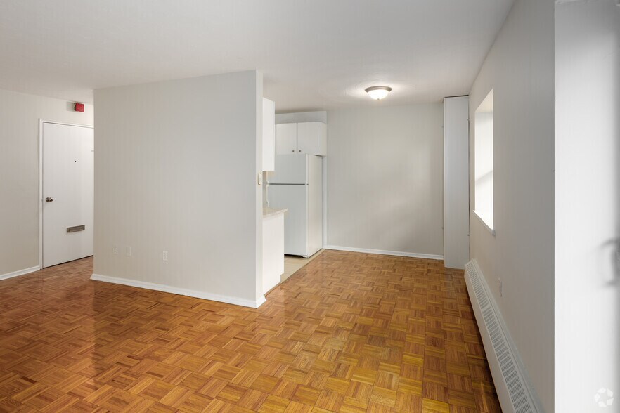 More Photos Of 143 Main St S, Brampton Apartments For Sale