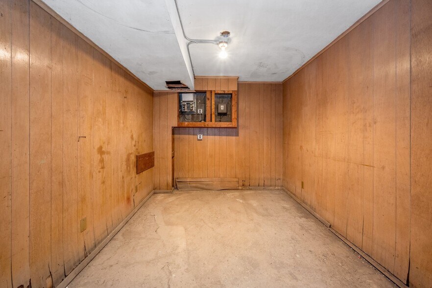 More Photos Of 138 Oakley Ave, White Plains Auto Repair For Sale