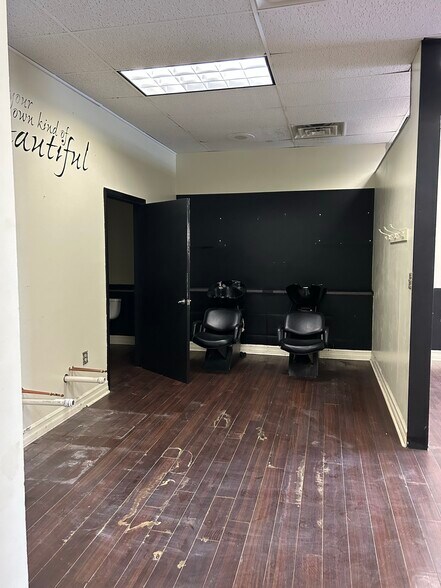 More Photos Of 10158 Niagara Falls Blvd, Niagara Falls Storefront Retail Office For Sale