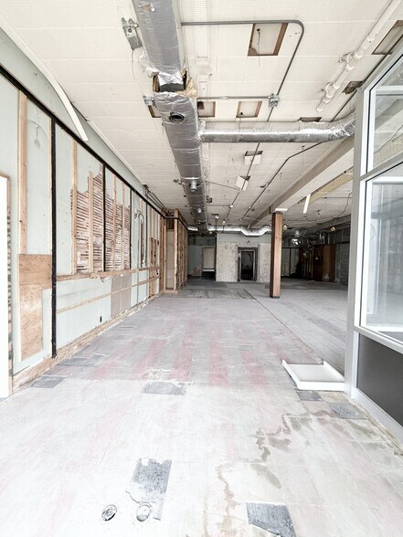 More Photos Of 5501 E Washington St, Indianapolis Storefront Retail Office For Sale