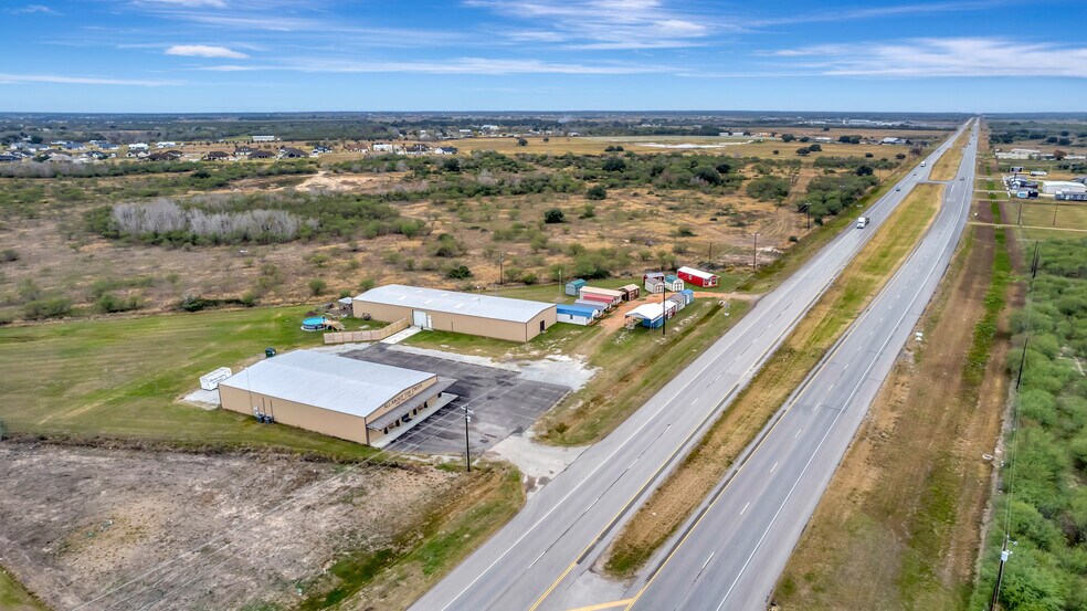 More Photos Of 13955 US Highway 77 N, Victoria General Retail For Sale