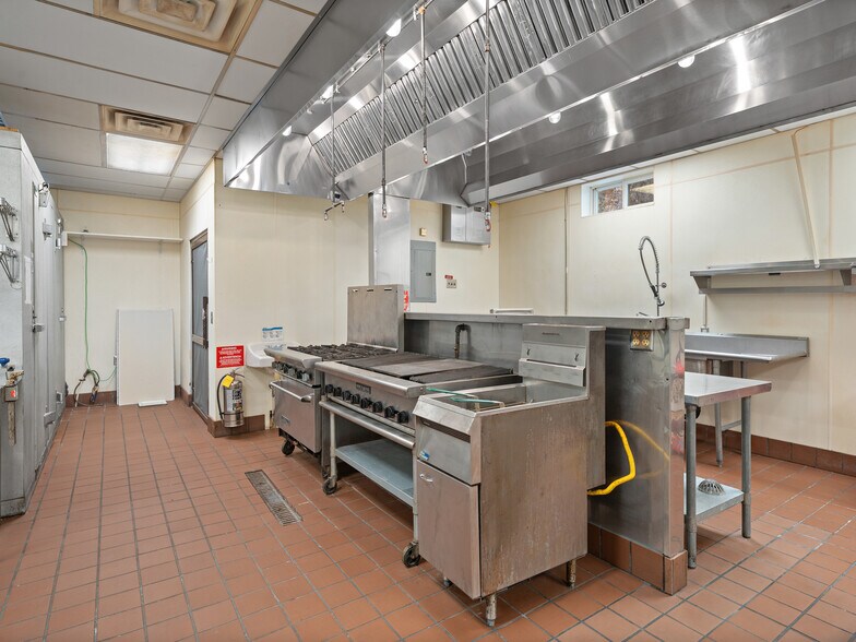 More Photos Of 235 S 7400 E, Huntsville Restaurant For Sale