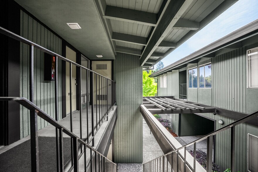 More Photos Of 3000 Cleveland Ave, Santa Rosa Office For Sale