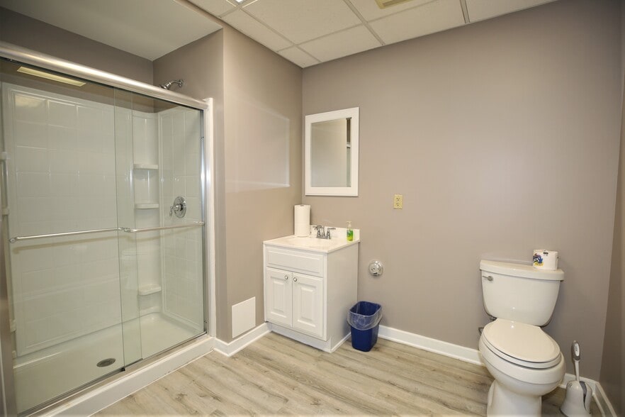 More Photos Of 60 Millstone Rd, Somerset Light Distribution For Lease