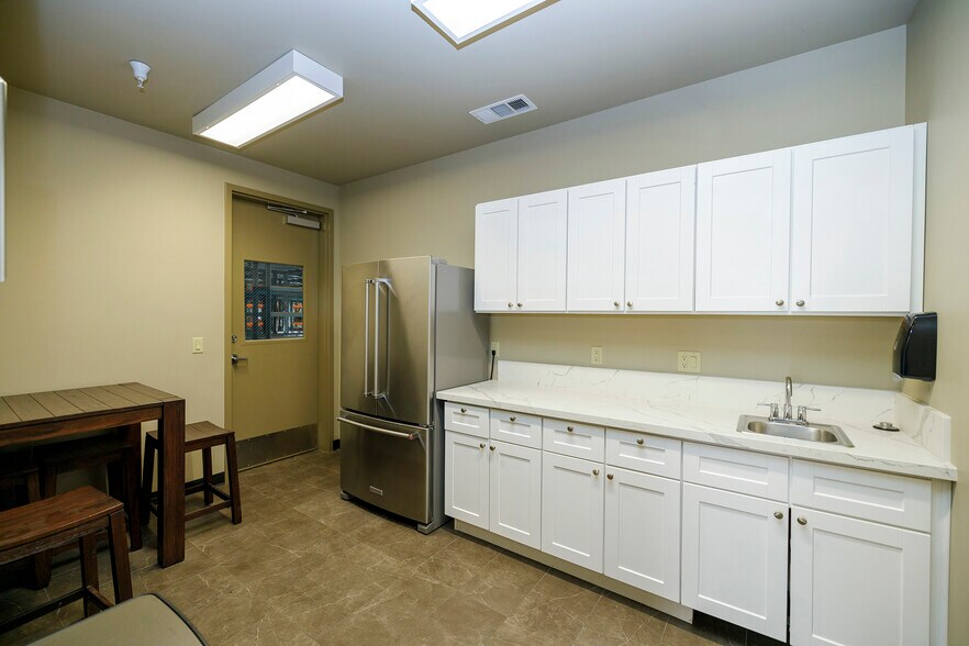 More Photos Of 3260 Liberty Square Pky, Turlock Warehouse For Sale