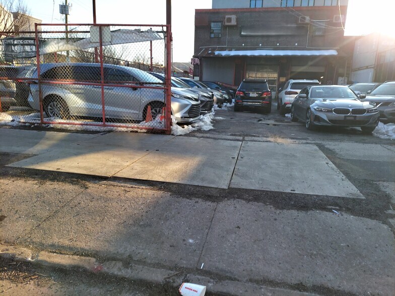 More Photos Of 1068 60th St, Brooklyn Apartments For Lease