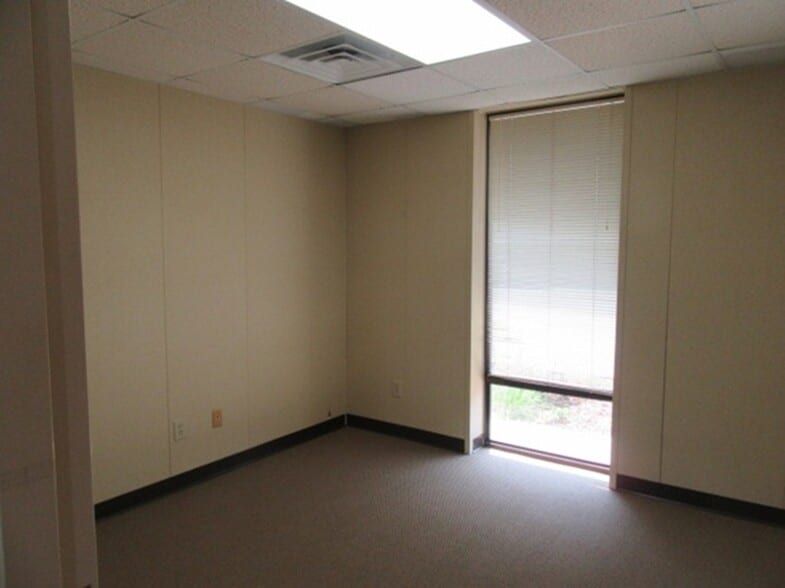 More Photos Of 2111 S Horner Blvd, Sanford General Retail For Lease