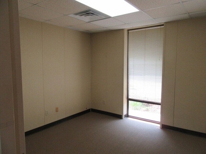 More Photos Of 2111 S Horner Blvd, Sanford Auto Dealership For Lease
