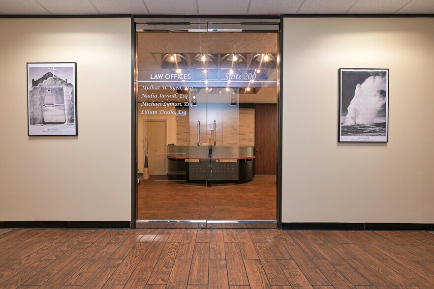 More Photos Of 5625 Cypress Creek Pky, Houston Office For Sale
