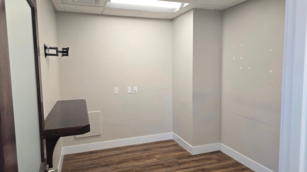 More Photos Of 2573 Campus Dr, Klamath Falls General Retail For Lease