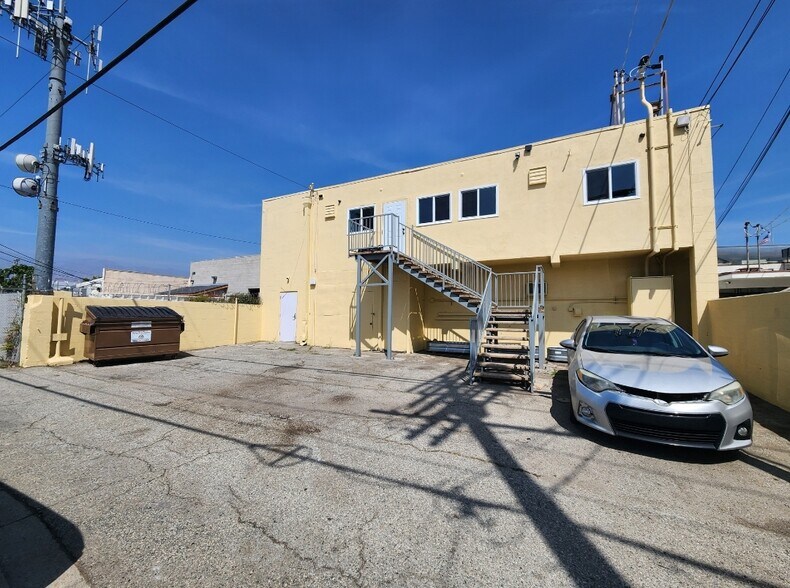 Primary Photo Of 953 S Raymond Ave, Pasadena Service For Lease
