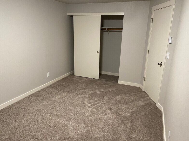 More Photos Of 2433 SE 139th Ave, Portland Apartments For Sale