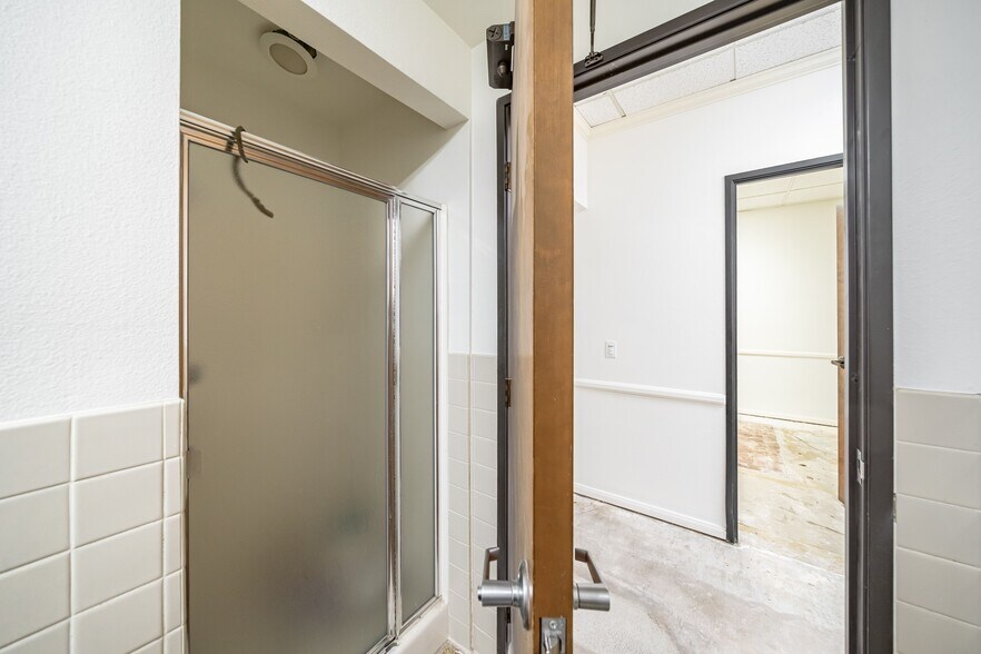 More Photos Of 23241 S Pointe Dr, Laguna Hills Office For Sale
