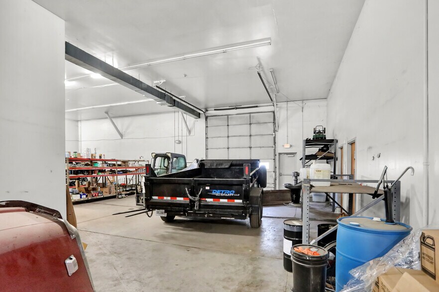 More Photos Of 1116 W County Road 450 N, Brazil Truck Terminal For Lease