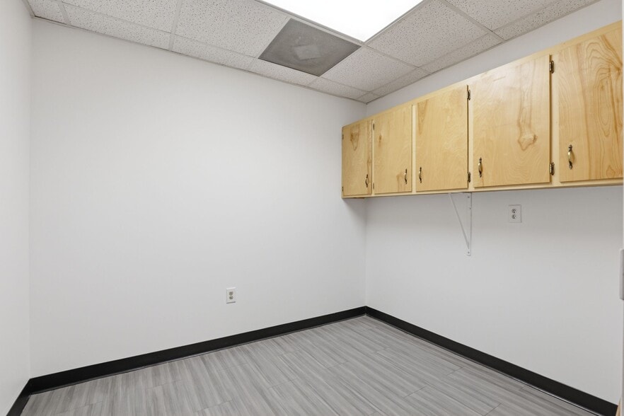 More Photos Of 744 Hartness Rd, Statesville Medical For Sale