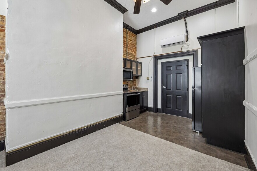 More Photos Of 217 E Deadrick St, Jackson Apartments For Sale