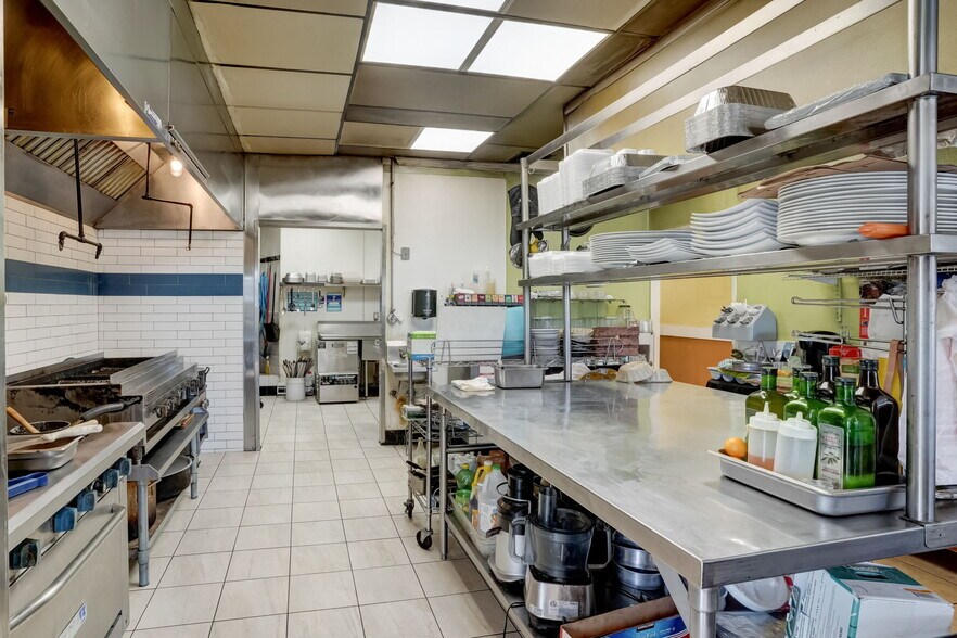 More Photos Of 733 N Mountain Ave, Upland Restaurant For Lease