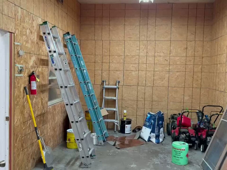 More Photos Of 4700-4702 Southeastern ave, Indianapolis Auto Repair For Sale