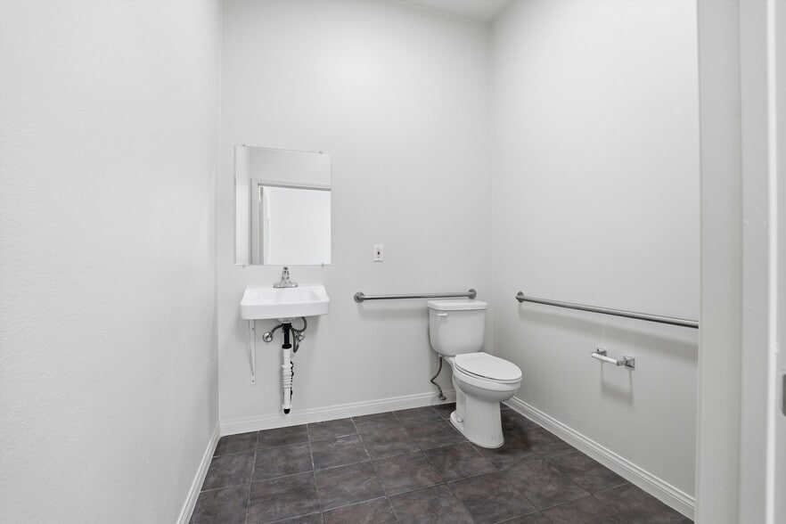 More Photos Of 42207 6th St W, Lancaster Warehouse For Lease