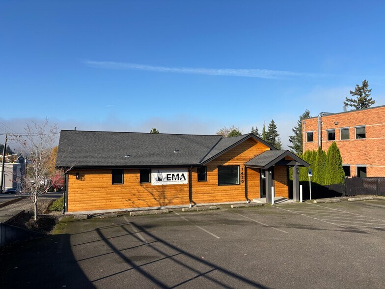 Primary Photo Of 1430 3rd St SE, Puyallup Medical For Lease