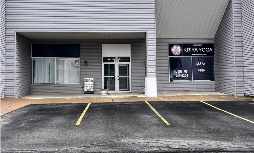 Primary Photo Of 725 Lafayette Rd, Hampton Storefront Retail Office For Sale