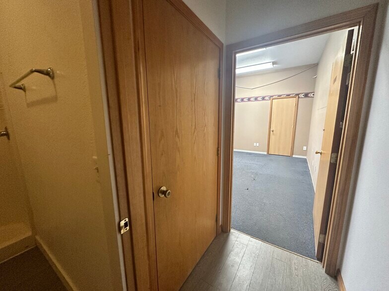 More Photos Of 4039 Us-93 Hwy, Stevensville Freestanding For Lease