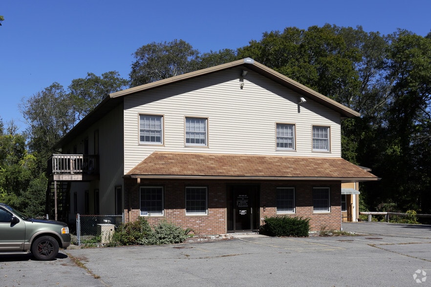 More Photos Of 946-948 American Legion Hwy, Westport Medical For Lease