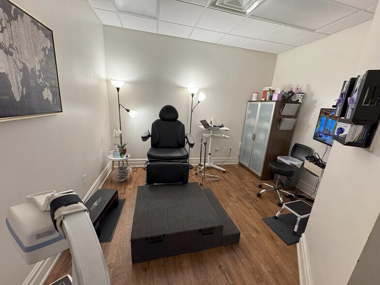 More Photos Of 8014 S 101st East Ave, Tulsa Medical For Lease