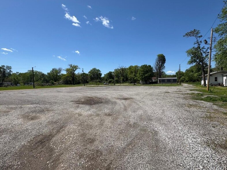 More Photos Of 4815 Bunkum Rd, East Saint Louis Specialty For Sale