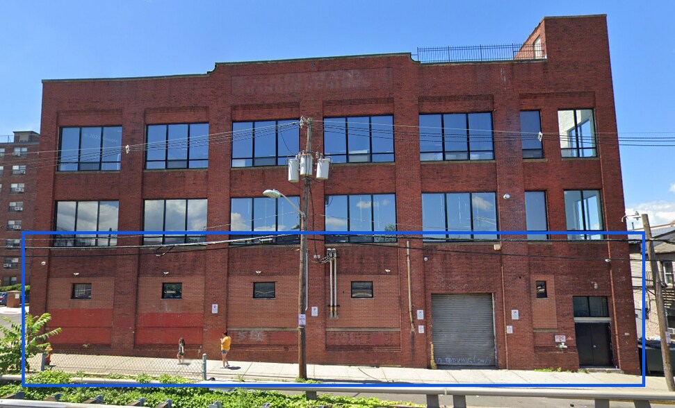 More Photos Of 2 Aspen Pl, Passaic Showroom For Sale