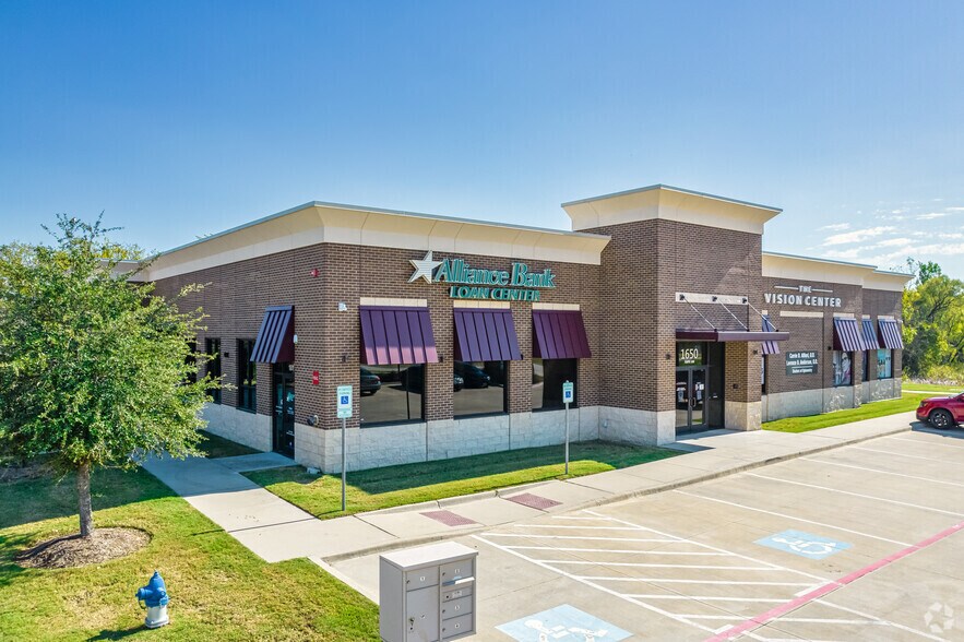 More Photos Of 1650 N Lake Forest Dr, McKinney Medical For Lease