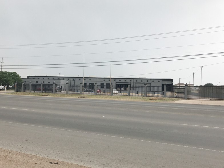 More Photos Of 5941 State Highway 359, Laredo Warehouse For Lease