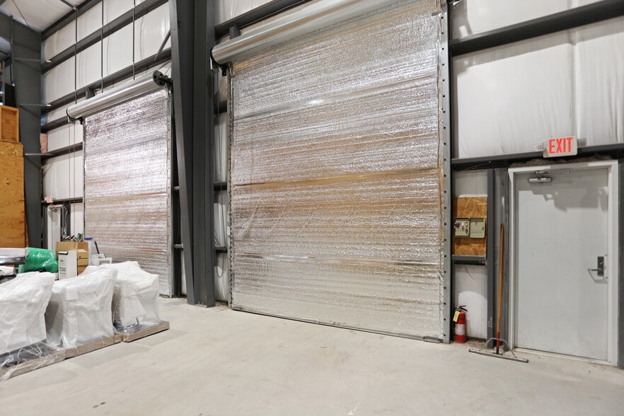 More Photos Of 220 Business Centre Dr, Miramar Beach Industrial For Lease