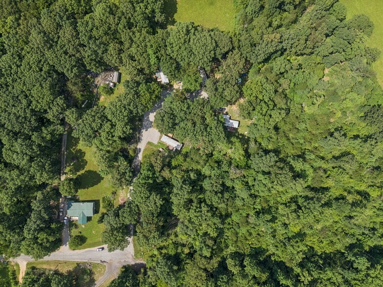 More Photos Of 9314 Beeler Ct, Bon Aqua Manufactured Housing Mobile Home Park For Sale