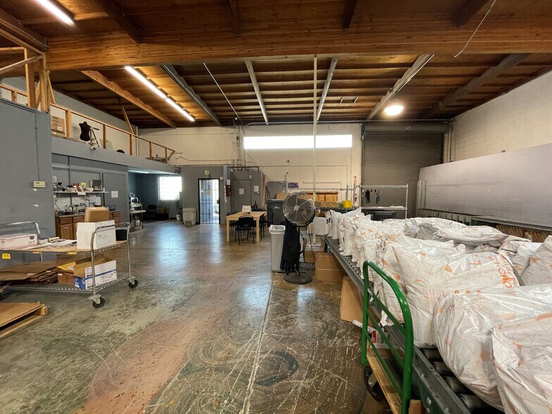 More Photos Of 1309 66th St, Emeryville Showroom For Sale