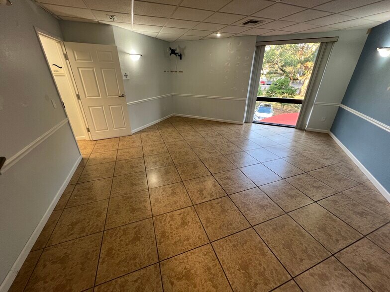 More Photos Of 500 Vonderburg Dr, Brandon Medical For Lease