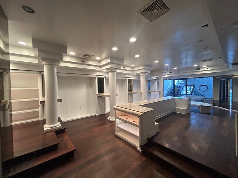 More Photos Of 736-738 Bellefonte St, Pittsburgh General Retail For Sale