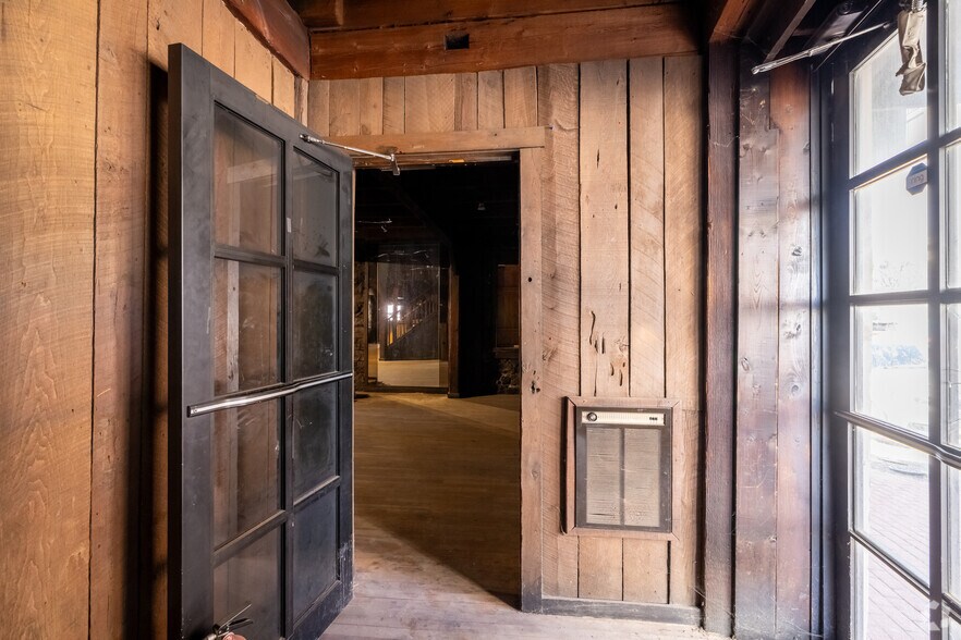 More Photos Of 510 Summit Ave, Jersey City Restaurant For Sale