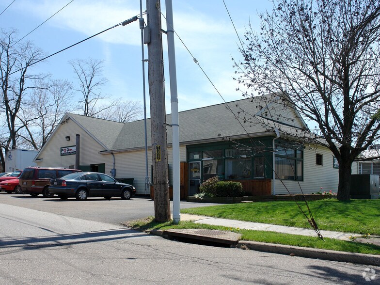 More Photos Of 1471 Main St, Cuyahoga Falls Manufacturing For Sale