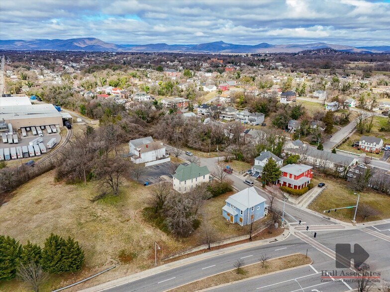 More Photos Of 124 Wells Ave NW, Roanoke Office Residential For Sale