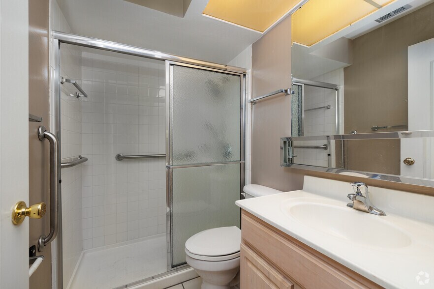 More Photos Of 1001 N McKnight Rd, Saint Louis Apartments For Sale