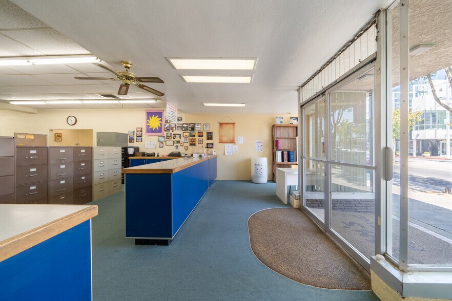 More Photos Of 656 W Lancaster Blvd, Lancaster Restaurant For Sale