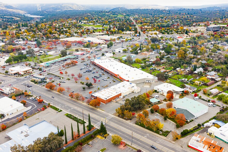 More Photos Of 1815-1985 Oro Dam Blvd E, Oroville Department Store For Sale