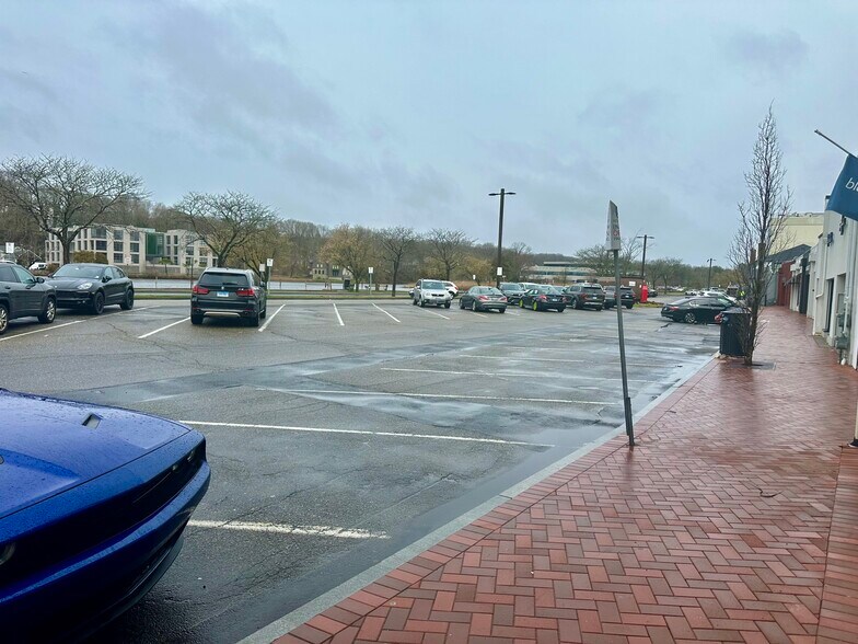 More Photos Of 49 Main St, Westport Storefront Retail Office For Lease