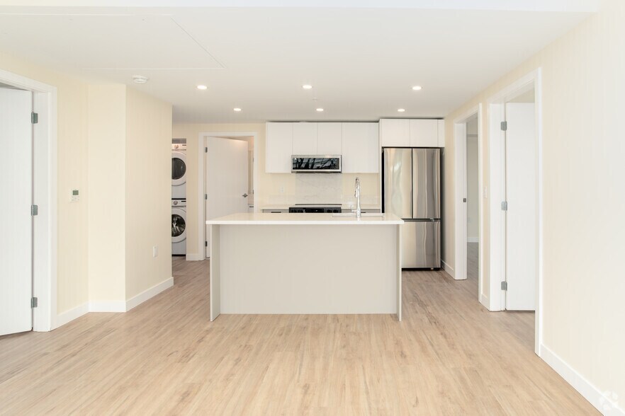 More Photos Of 2895 10th Av, Vancouver Apartments For Lease