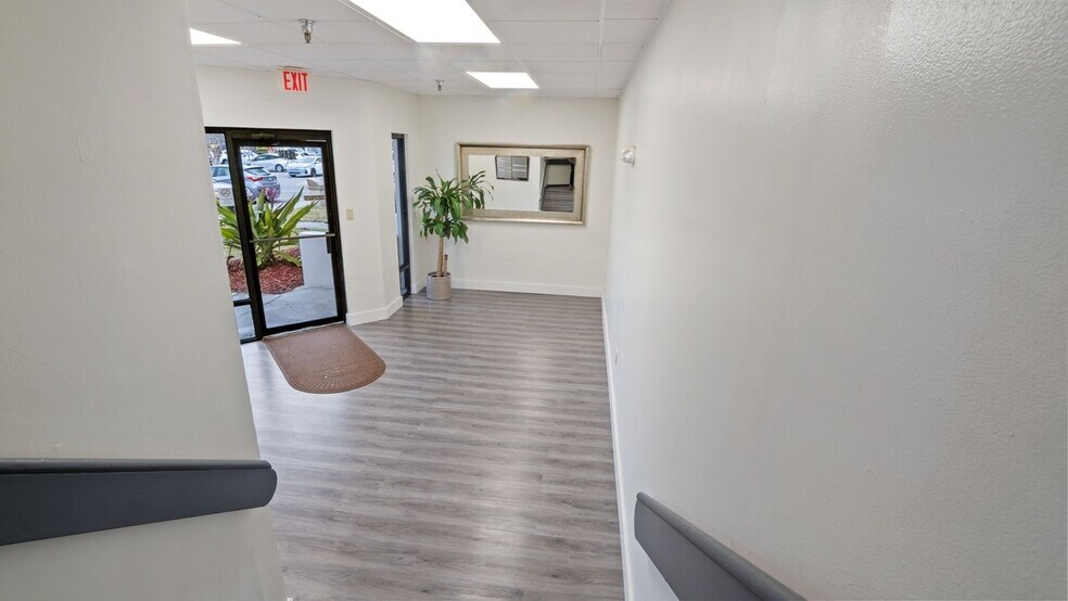More Photos Of 5449 S Semoran Blvd, Orlando Unknown For Lease