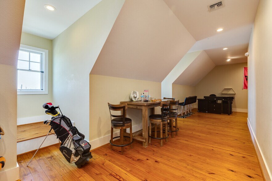 More Photos Of 6402 Stewart Rd, Galveston Office For Sale