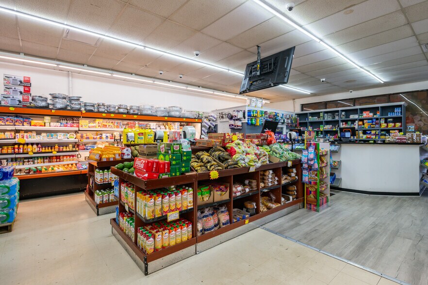 More Photos Of 653-665 Carey Ave, Hanover Township Storefront For Sale