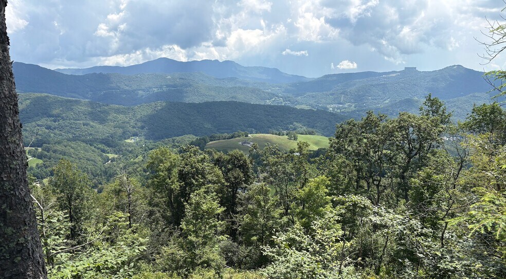 More Photos Of 3026 Beech Mountain Pky, Banner Elk Office Residential For Sale